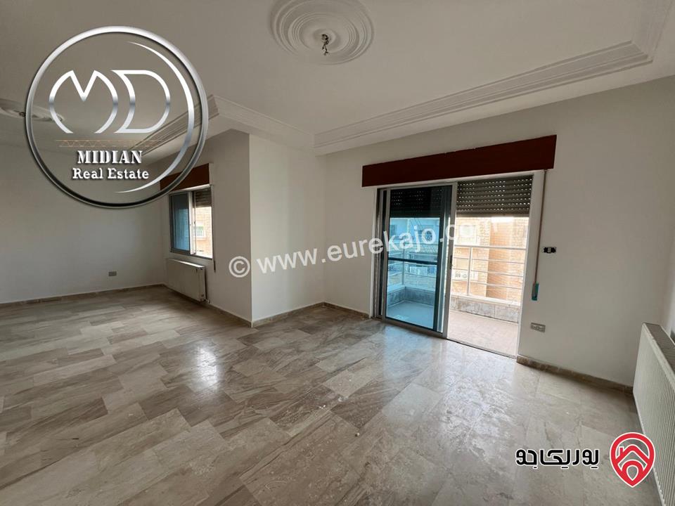 شقق فارغة للايجار في عمان - الرابية مساحة 195م تشطيب سوبر ديلوكس اطلالة جميلة بسعر مميز