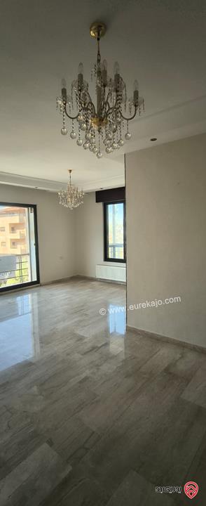 شقة مساحة 218م طابق ثاني للبيع في عمان - خلدا 