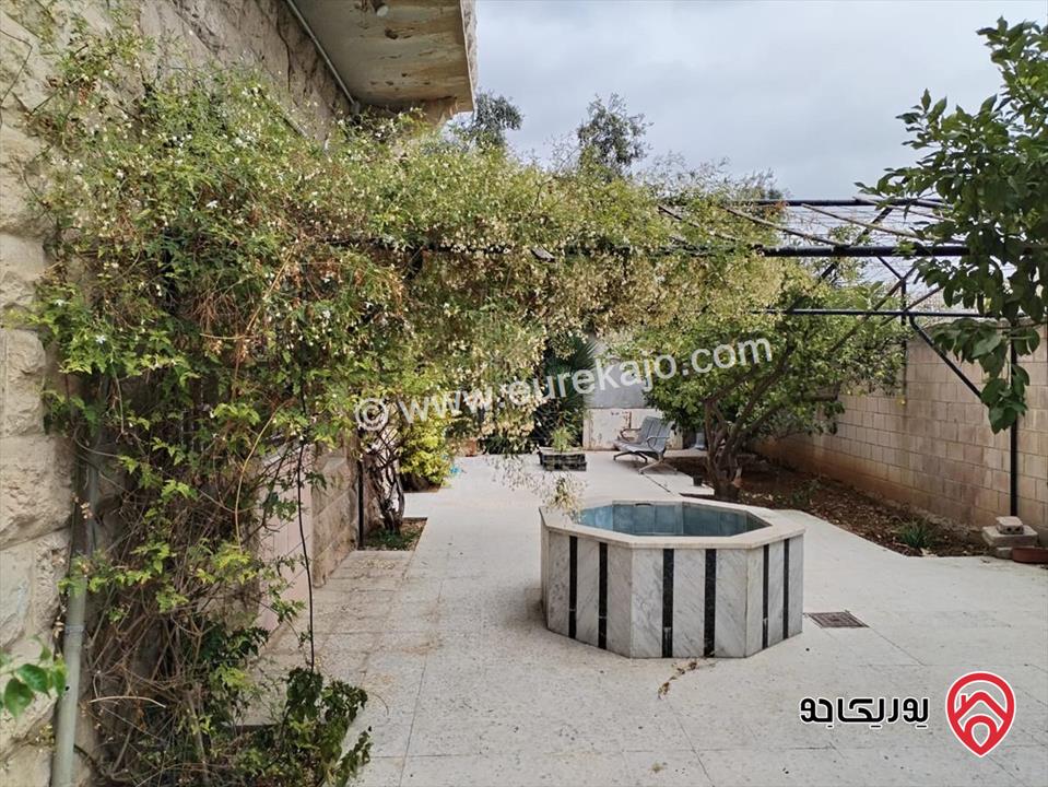 شقة تجارية للبيع أو للايجار مساحة 190م داخلي و 200م خارجي في جبل عمان / شارع الرينبو