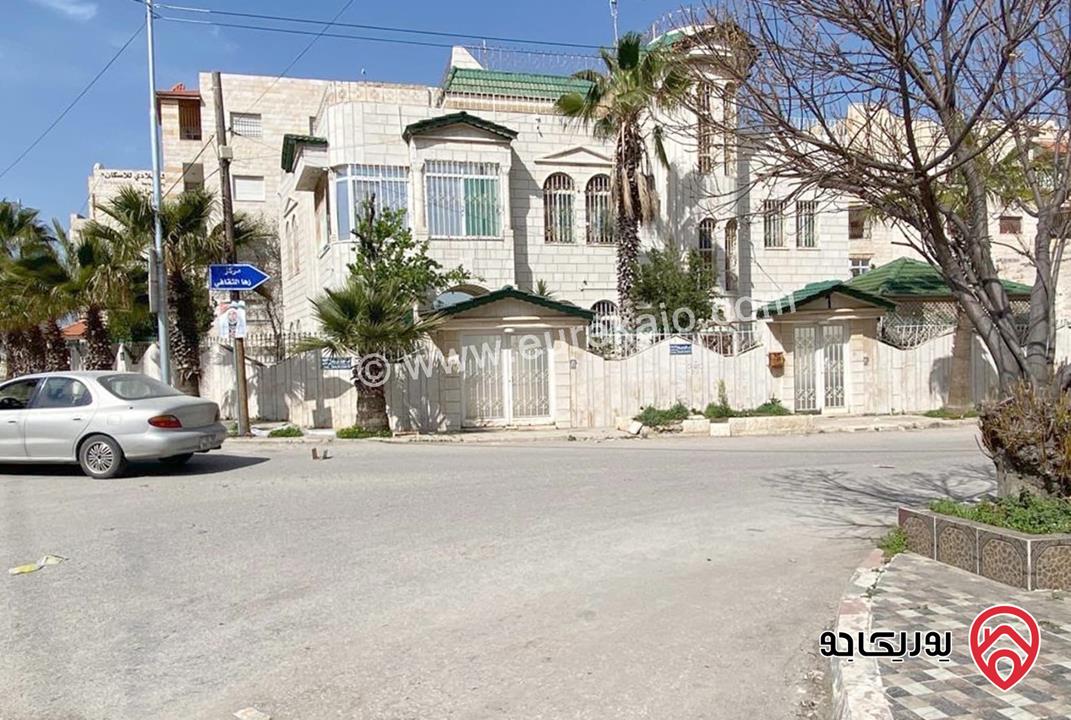 فيلا مساحة 500م على أرض 600م للبيع في اربد - الحي الشرقي 