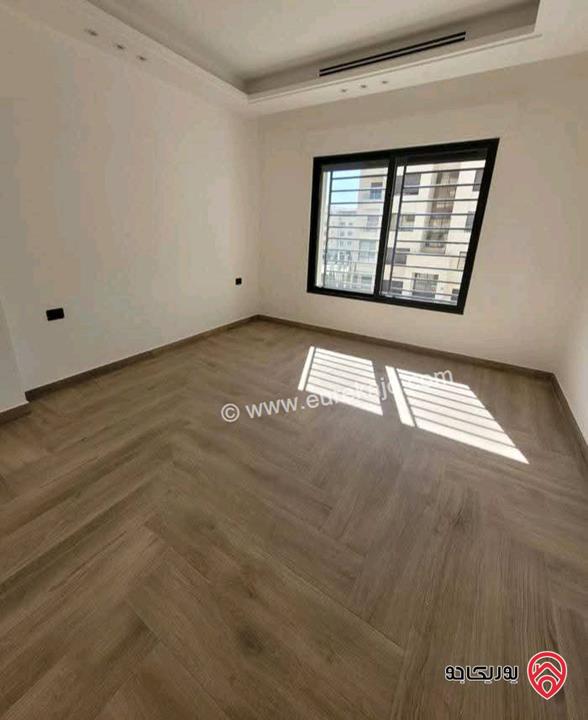 شقة فارغة مساحة 235م للايجار جديدة لم تسكن في عمان - خلدا