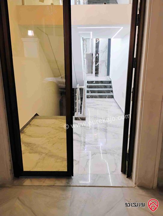 شقه مساحة 180 متر طابق ثاني تشطيبات فلل للبيع في الزرقاء الجديدة - اقساط بدون وساطة البنوك على 3 سنوات