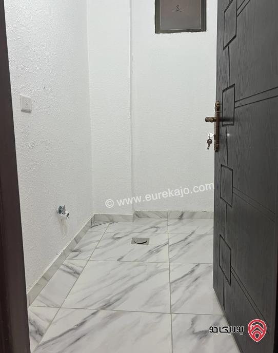 شقة مساحة 200م طابق أرضي للبيع في الزرقاء الجديدة 