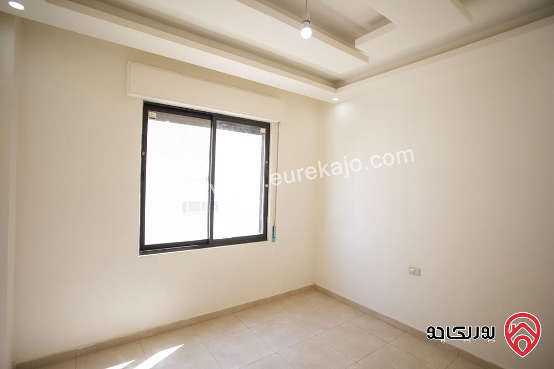 شقة طابق ثالث مع روف مساحة 135م للبيع من المالك كاش او اقساط في عمان - ابو علندا 