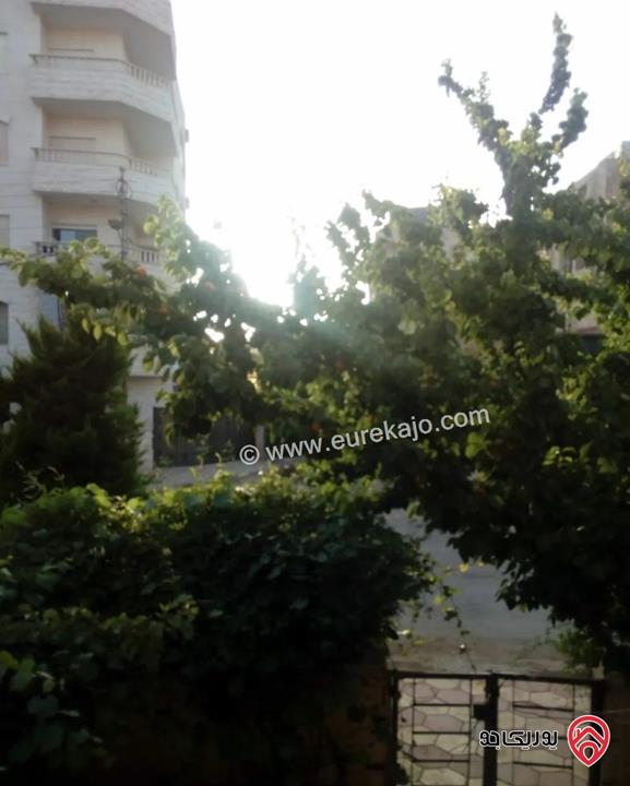 شقة أرضية مساحة 207م داخلي و 150م خارجي للبيع في عمان - دير غبار