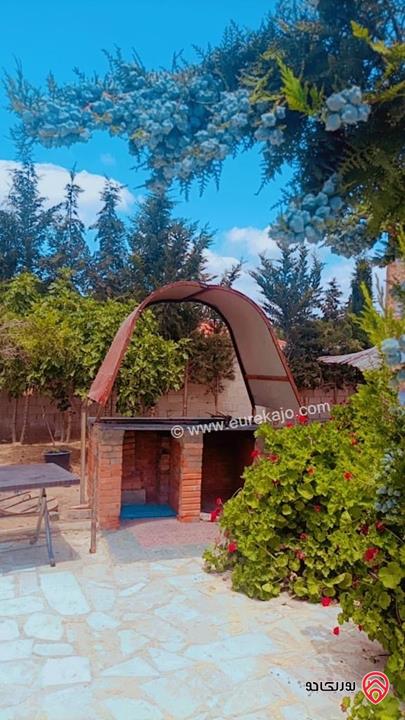 مزرعة مساحة الأرض 980م والبناء 110م للبيع في عمان - موبص / تبعد عن شارع الأردن 5 دقائق