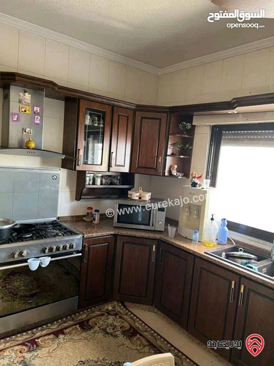 شقة طابق ثالث مساحة 175م للبيع في عمان - خلدا