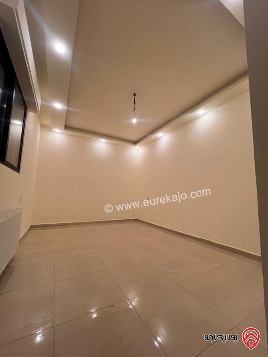 شقة شبه أرضية مساحة 220م داخلي و 150م خارجي للايجار في عمان - ام السماق 