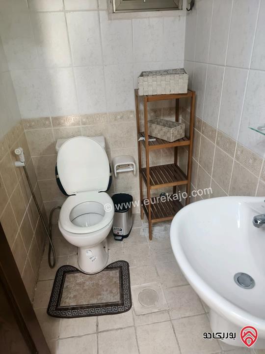 شقة طابق أرضي مساحة 173م مع ترس 60م مفروشة للبيع في عمان - الرابية