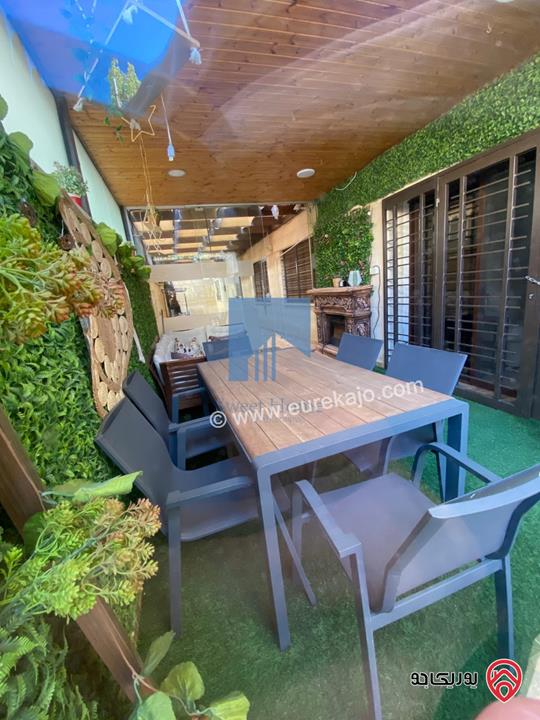 شقة أرضية مفروشة فاخرة للبيع في عمان - أم السماق مساحة 245م مع حديقة وترسات 120م