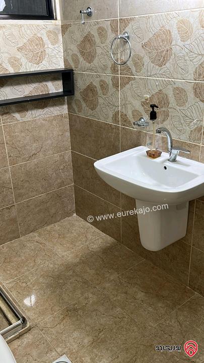 شقة طابق أول مساحة 196م للبيع في عمان - مرج الحمام 