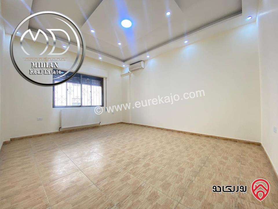 شقة للبيع في عمان - خلدا مساحة 180م طابق أول تشطيبات و ديكورات سوبر ديلوكس اطلالة رائعة بسعر مميز جداً