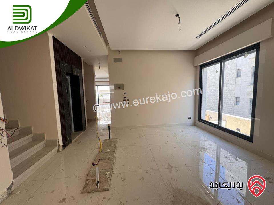 فيلا متلاصقة للبيع في عمان - عبدون مساحة الارض 400م ومساحة البناء 500م موقع مميز