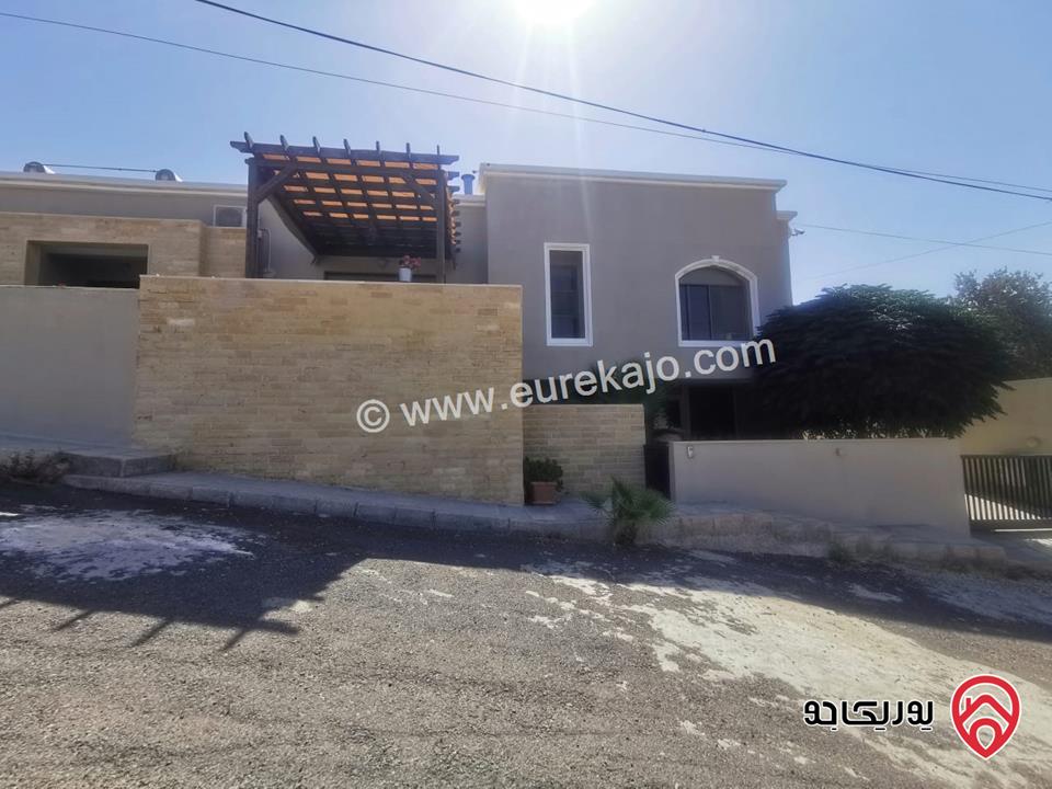 فيلا مساحة الارض 650م مساحة البناء 400م للبيع في عمان - ابو السوس