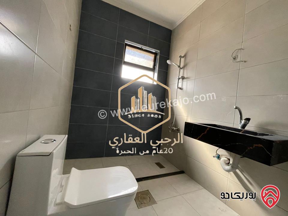 شقة مجددة بالكامل طابق ثالث مساحة 150م للايجار الفارغ في عمان - الشميساني 