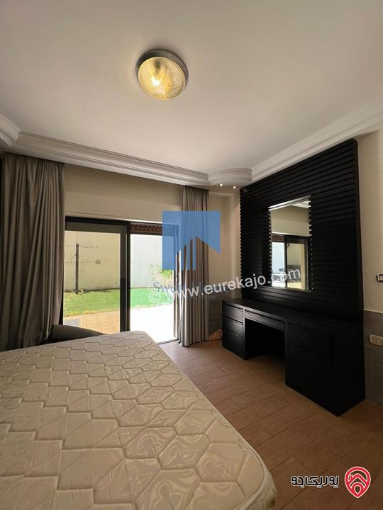 شقة أرضية مفروشة 200م مع حديقة وترسات 150م للبيع في جبل عمان 