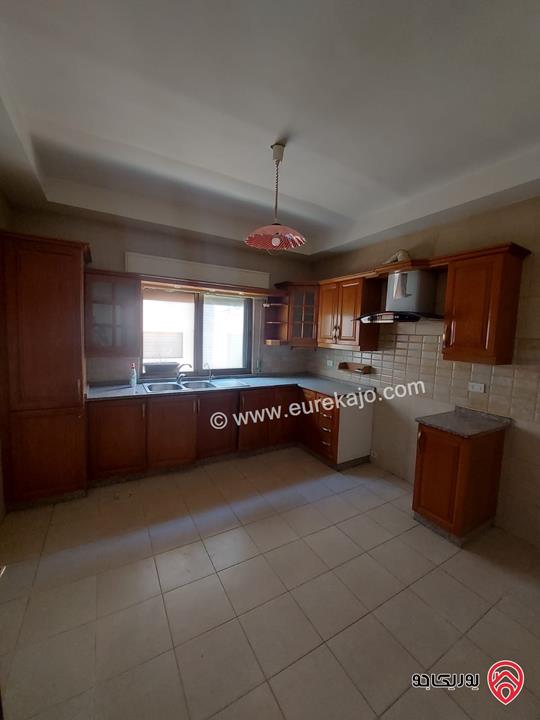 شقة طابق أول مساحة 200م للايجار في عمان - خلدا