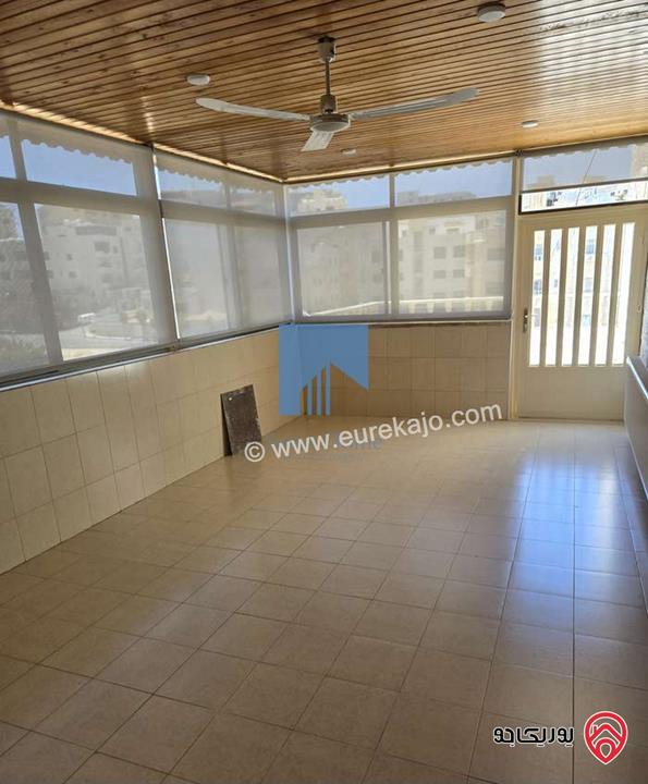 شقة طابقية مميزة للبيع في عمان - أم السماق طابق ثالث 230م مع روف 130م 