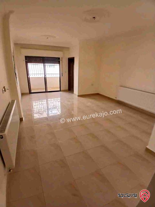 شقة فارغة طابق ثانى مساحة 110م للإيجار في عمان - الرابية 