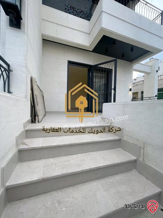 شقة جديدة لم تسكن طابق ارضي مساحة 165م داخلي و 150م خارجي للايجار في عمان - حي الصحابة 