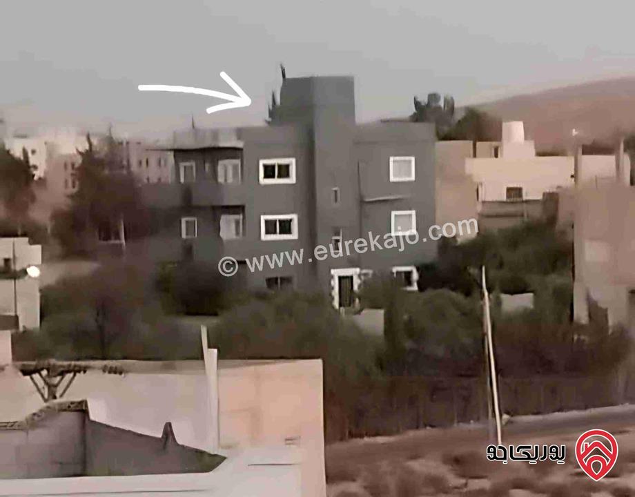 بيت مستقل مساحة 680م على أرض 1 دونم للبيع في اربد - الحصن 