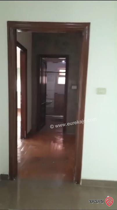 شقة أرضية مساحة 310م داخلي و 100م خارجي للبيع في عمان - الجبيهة 