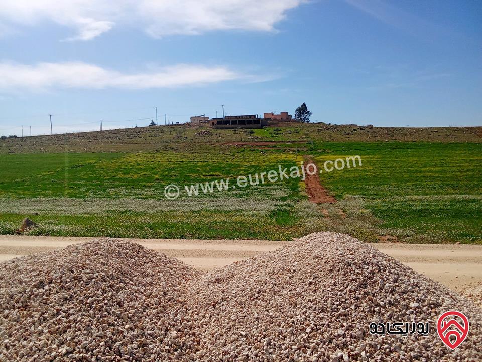 أرض مساحة 5 دونم و 500م للبيع في مادبا قرب الجامعة الامريكية