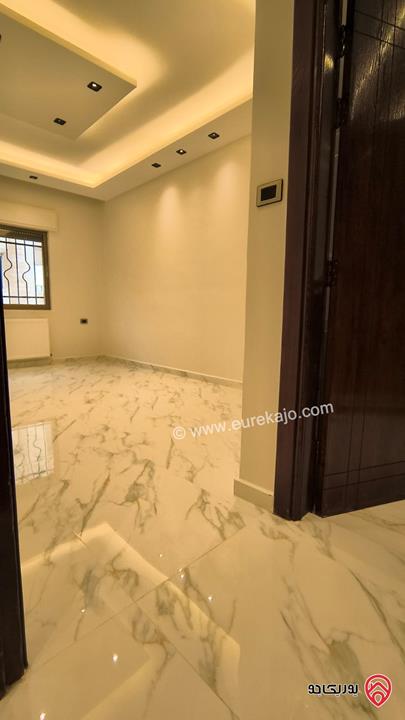 شقة سوبر ديلوكس طابق أرضي مساحة 180م للبيع في عمان - تلاع العلي 