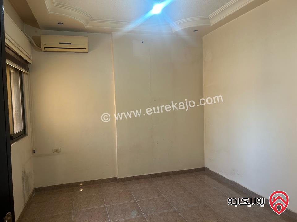 شقة أرضية مساحة 126م داخلي و 32م خارجي للبيع في عمان - طبربور 