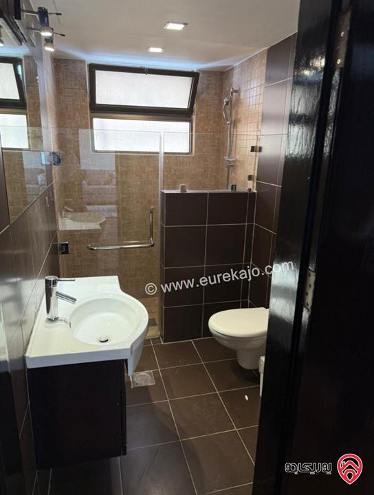 شقة فاخرة مفروشة بمساحة 93م للإيجار السنوي فقط (دفعة واحدة) في عمان - الدوار الرابع