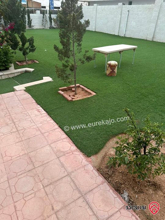 بيت مستقل مساحة 600م على أرض 1902م للبيع في اربد - الرمثا من المالك مباشرة 