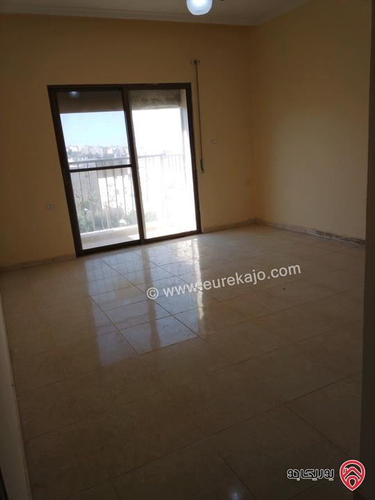 شقة مساحة 194م طابق ثاني للبيع في عمان - الجبيهة