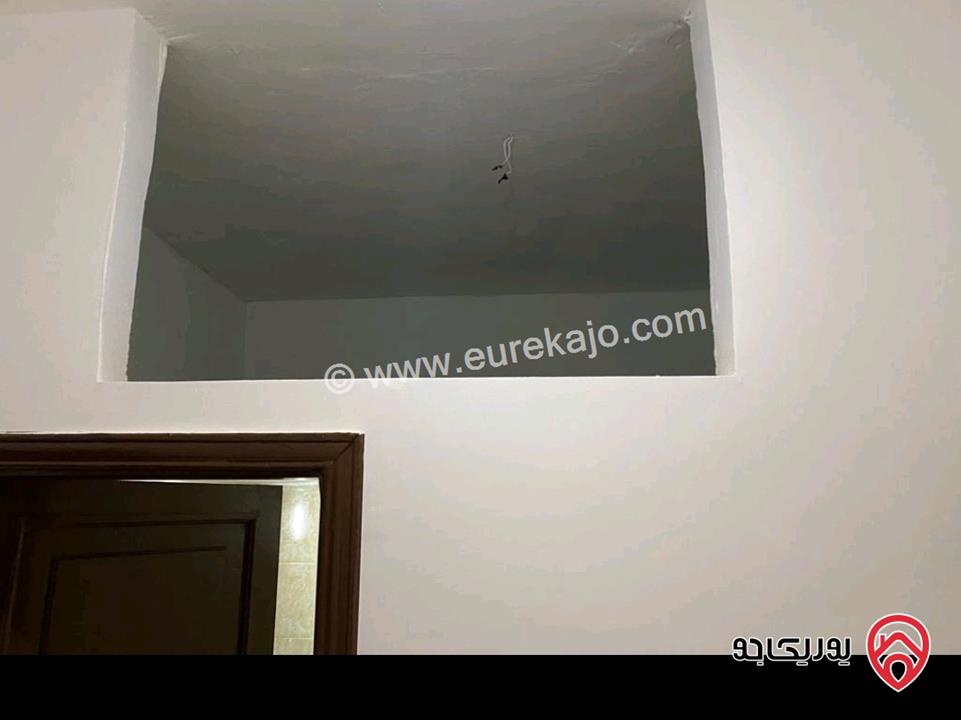 شقة مميزة مطلة طابق ثالث مساحة 108م للبيع في الزرقاء حي شاكر