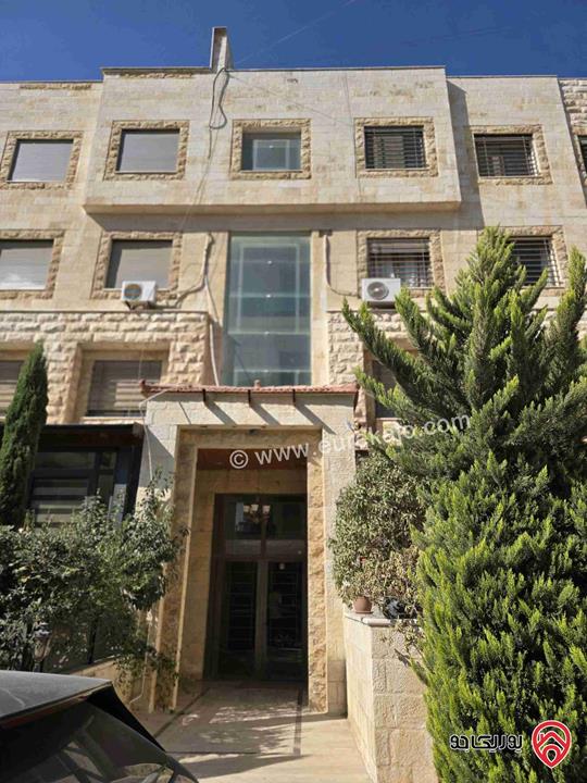 شقة مساحة 220م للبيع في عمان - خلدا بحالة ممتازة وبسعر مغري 