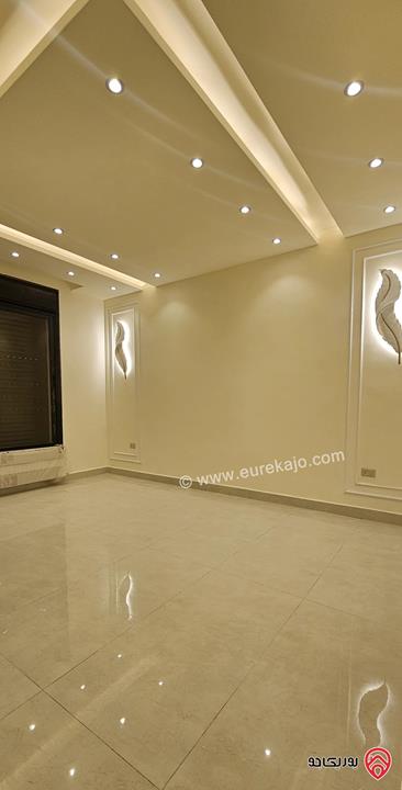 شقة أرضية مساحة 200م داخلي و 40م خارجي للبيع في عمان -  الجبيهة