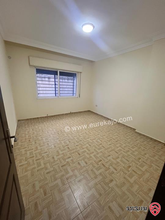 شقة فارغة شبه أرضي مساحة 175م داخلي و 100م خارجي للايجار في عمان - ضاحية الرشيد