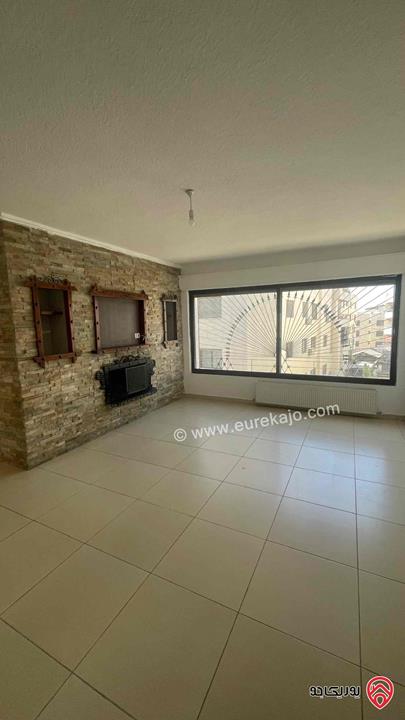 شقة طابق ثاني مساحة 260م للايجار في عمان - خلدا 