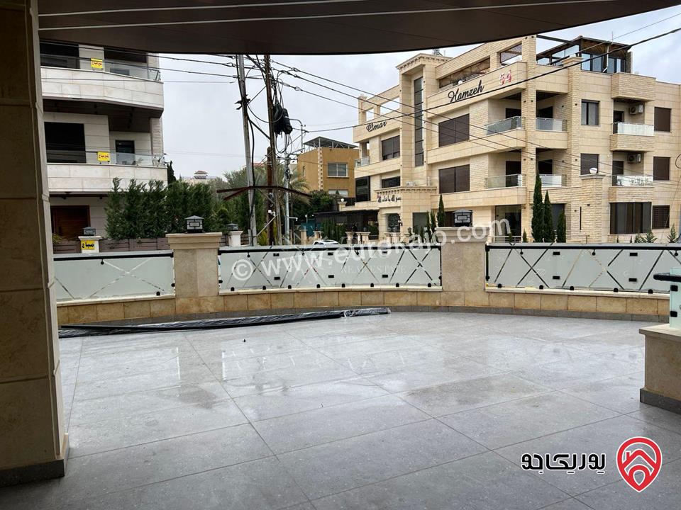 شقة مميزة وحديثة البناء مساحة 250م داخلي و 100م خارجي للبيع في عمان - الغباشية / طريق المطار