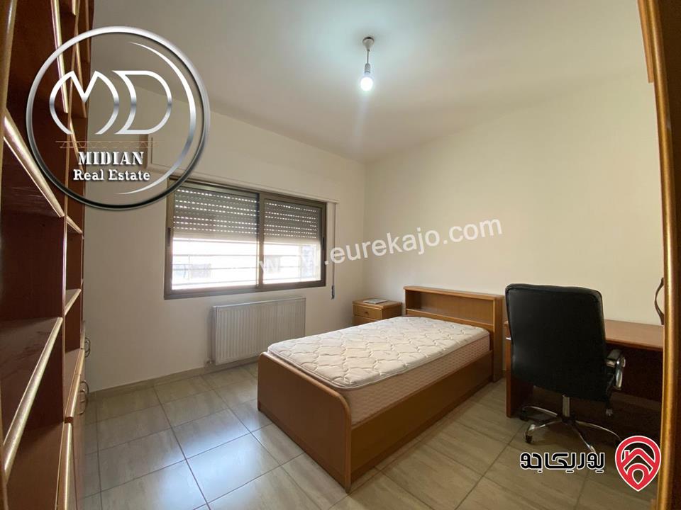 شقة للبيع في عمان - خلدا مساحة 220م طابق ثالث 4 نوم تشطيبات سوبر ديلوكس اطلالة جميلة و بسعر مميز