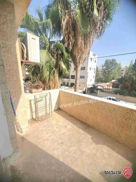 شقة طابقية مساحة 290م للبيع في عمان - الرابية 