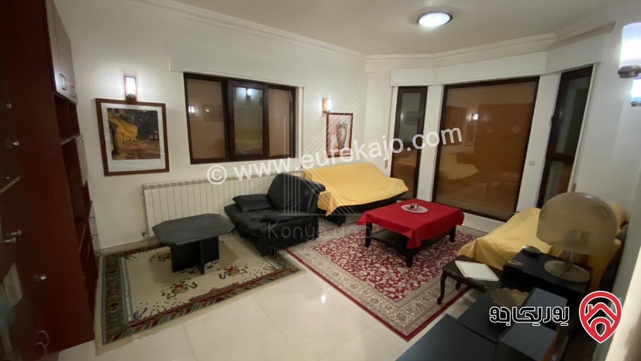 فيلا مميزة مستقلة مساحة 317م على ارض 1209م للبيع في الحمر