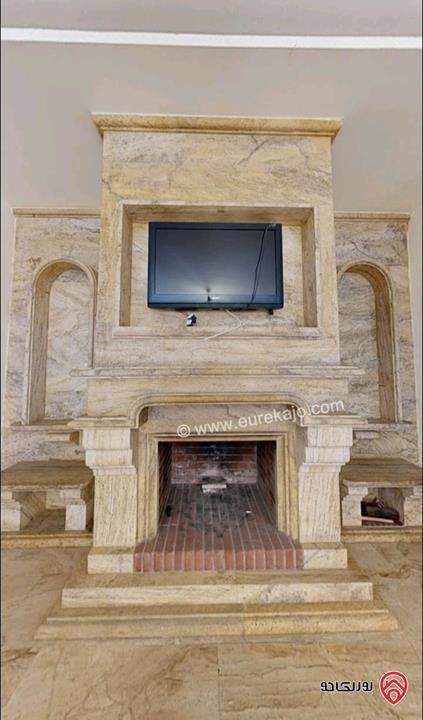 شقة شبه ارضية مساحة 234م داخلي و 120م خارجي للبيع في عمان - تلاع العلي 