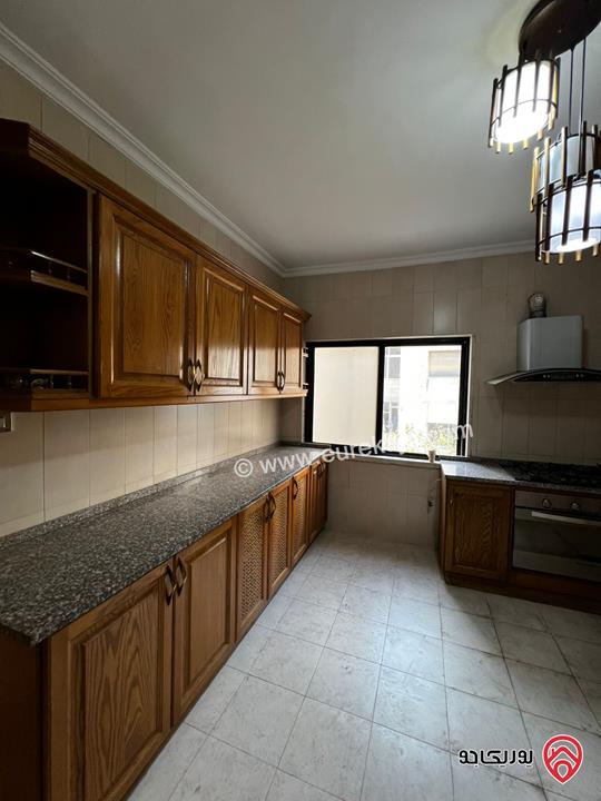 شقة مميزة طابق أول مساحة 180م للايجار في عمان - الرابية