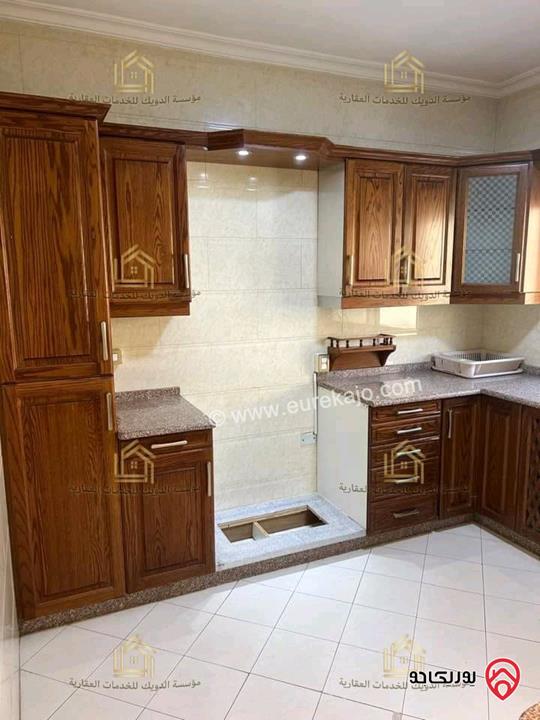 شقة فارغة طابق ثالث مساحة 150م للإيجار في عمان - الرابية 