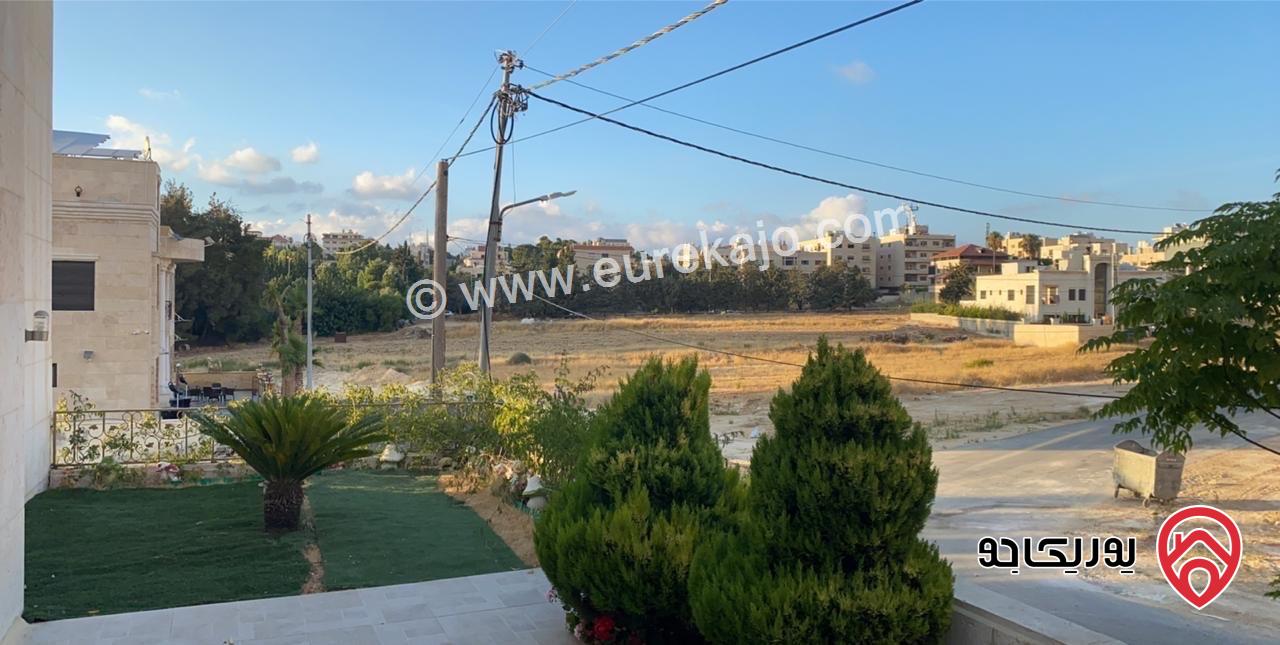 فيلا مساحة 720م على أرض 810م للبيع في الحمر