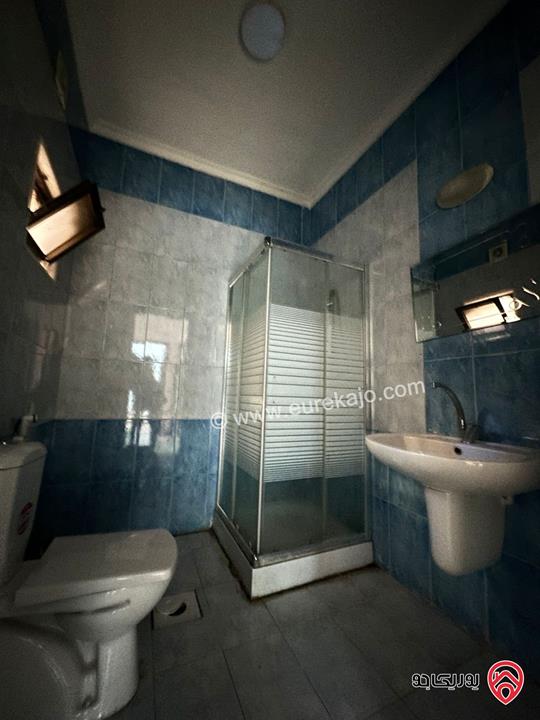 شقة طابق ثالث مساحة 220م للايجار في عمان - خلدا 