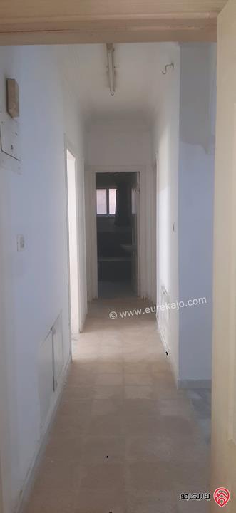 شقة أرضية مساحة 133م داخلي و 80م خارجي للبيع في عمان - البيادر