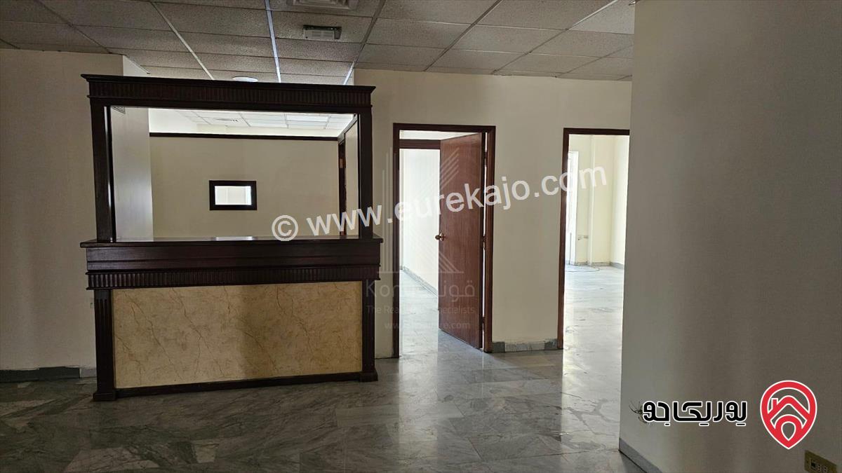 مكاتب ومستودعات فاخرة بمساحات مختلفة للإيجار في عمان - موقع مميز في العبدلي