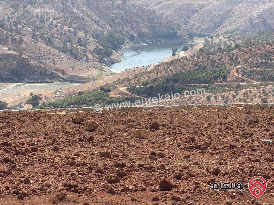 قطعة ارض مساحة 4 دونم للبيع في جرش مطلة على سد الملك طلال منطقة المجدل