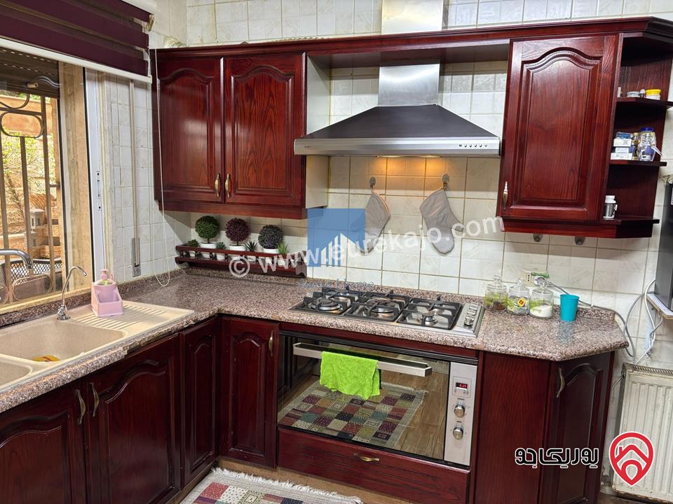 شقة فاخرة للبيع في عمان - خلدا خلف السيتي مول 180م مع حديقة وترسات 120م بسعر مغري